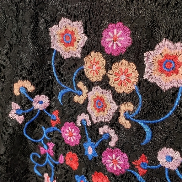 NEW Romeo+Juliet Couture Embroidered Lace‎ Dress M Black Short Sleeve Sheath NWT - Picture 8 of 11